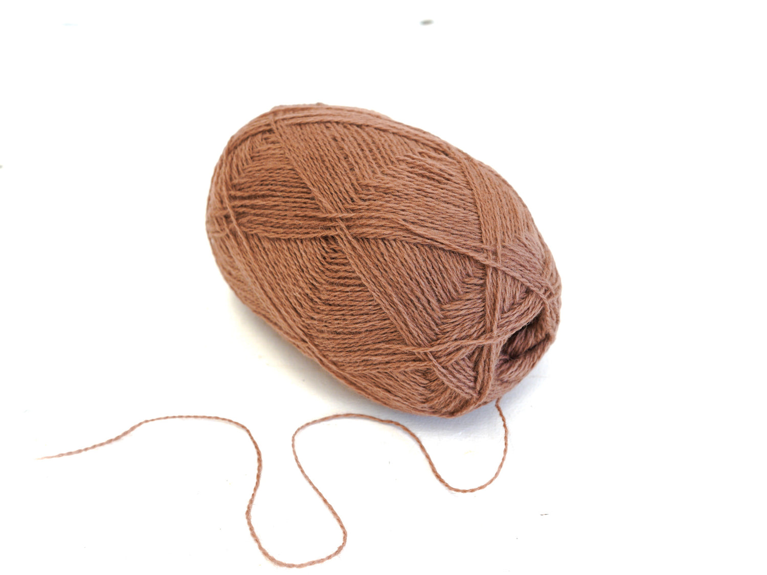 Taupe brown color New Zealand wool yarn - 264