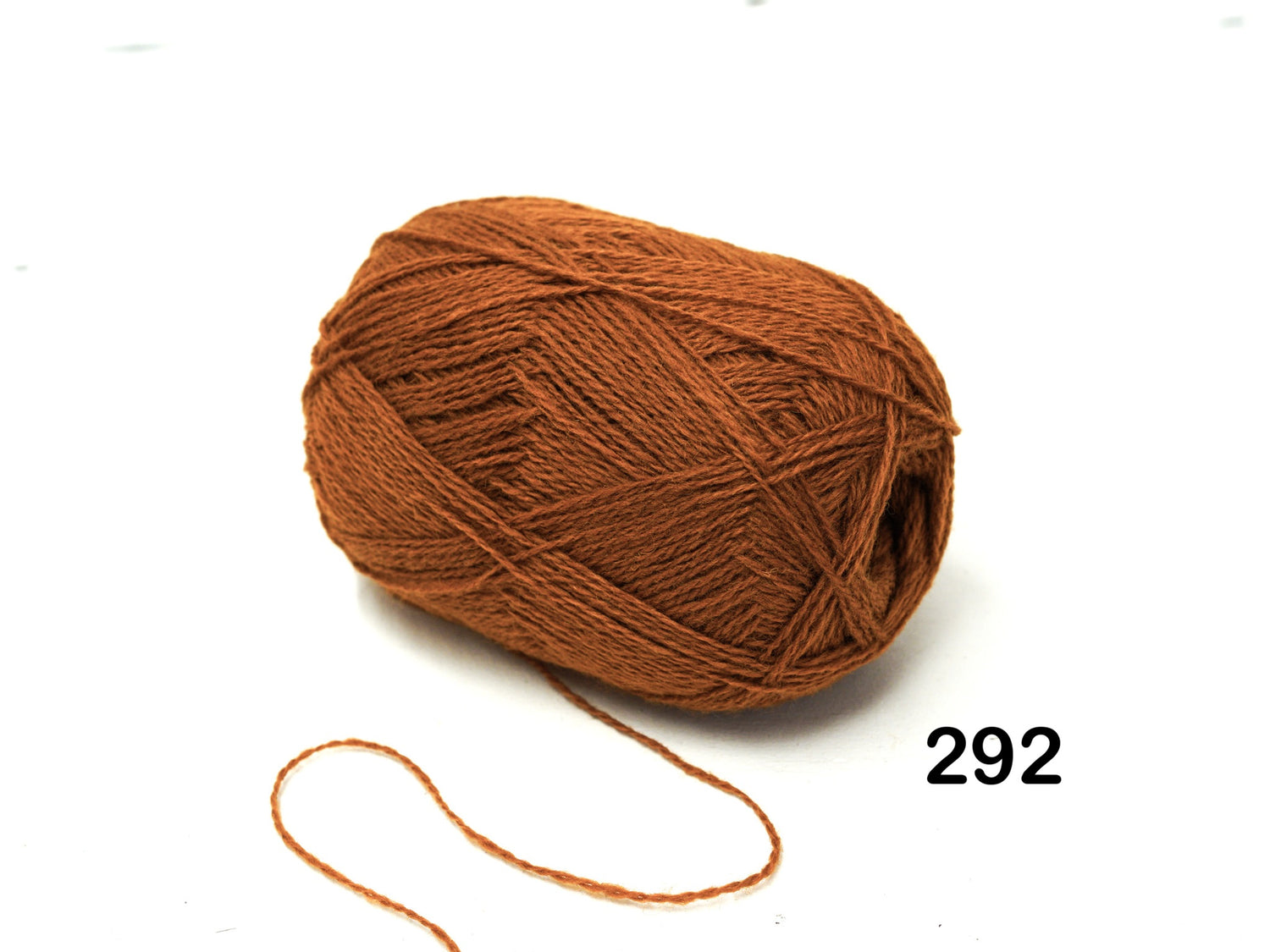 Cinnamon Color fingering wool yarn - 292