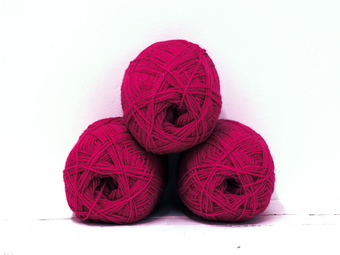 Raspberry Red New Zealnd wool yarn - 555