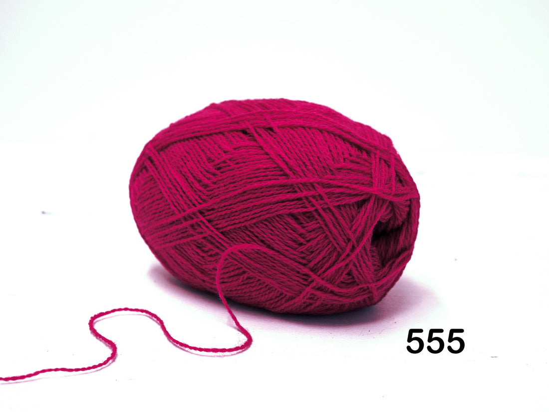 Raspberry Red New Zealnd wool yarn - 555