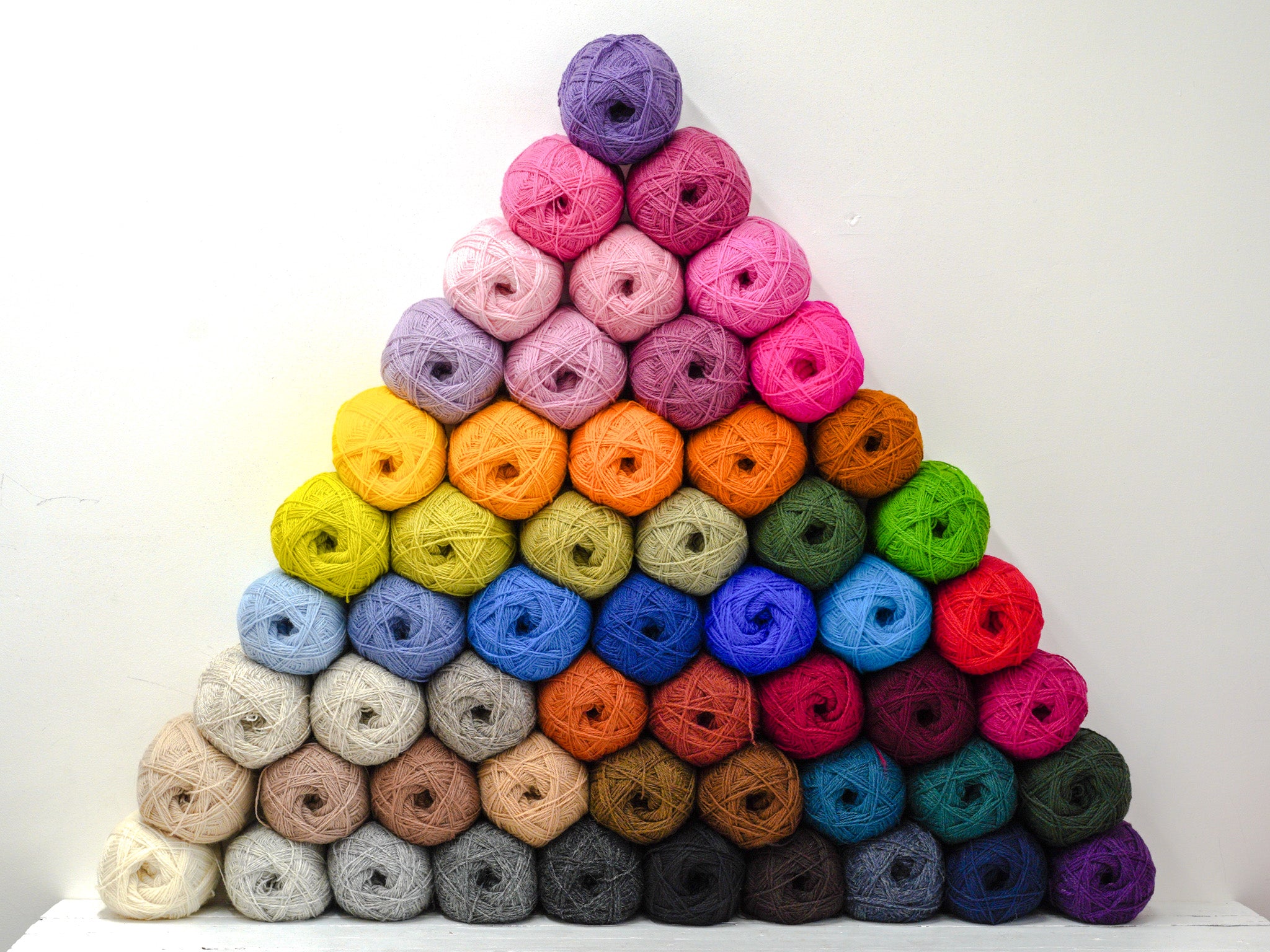 100% Wool Yarn ball : 100g/ 3,5 oz - Fingering - for Knitting, Crochet, Weaving - 60 colors