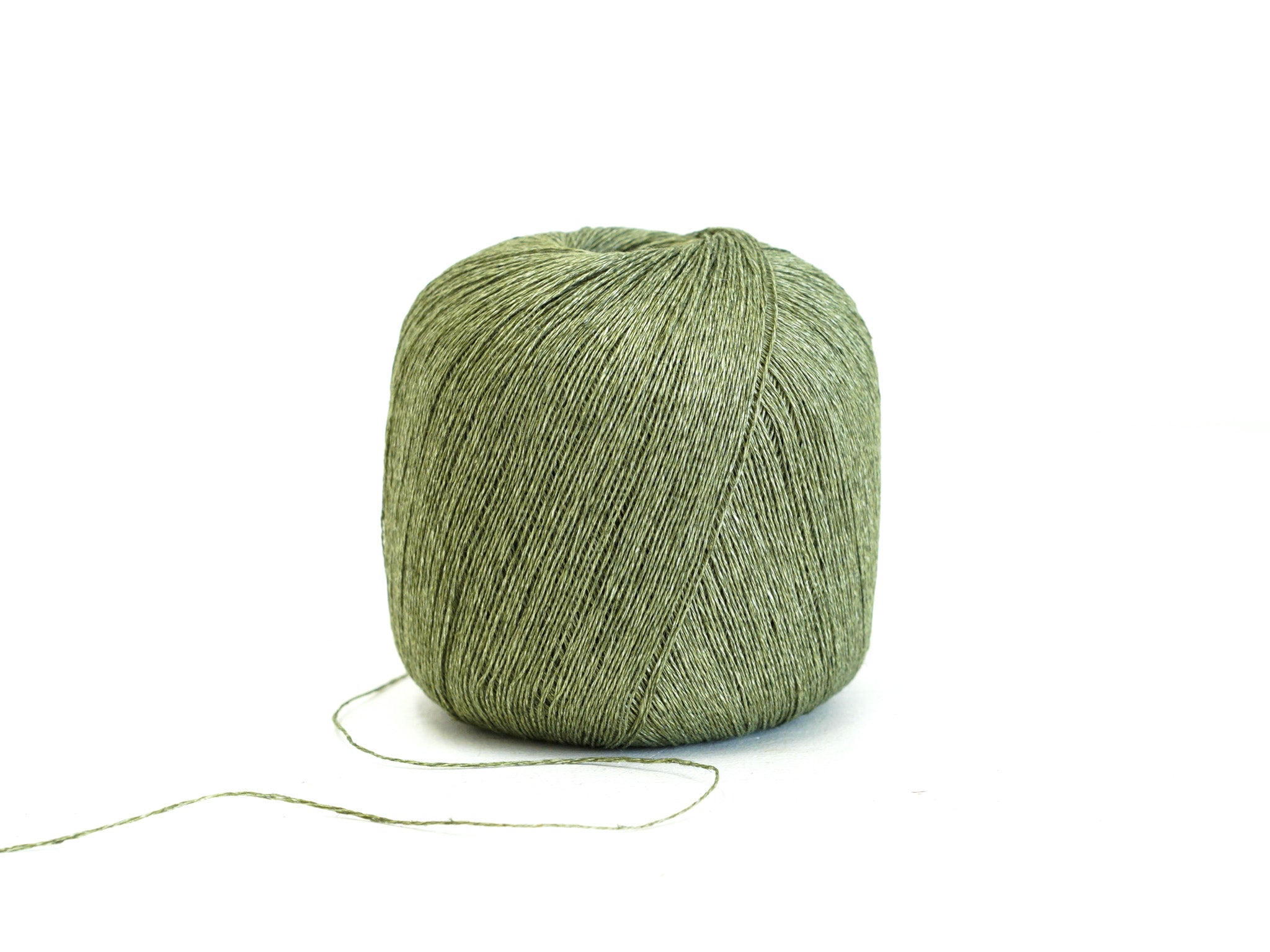 Linen yarn in green melange color - 100g/600m