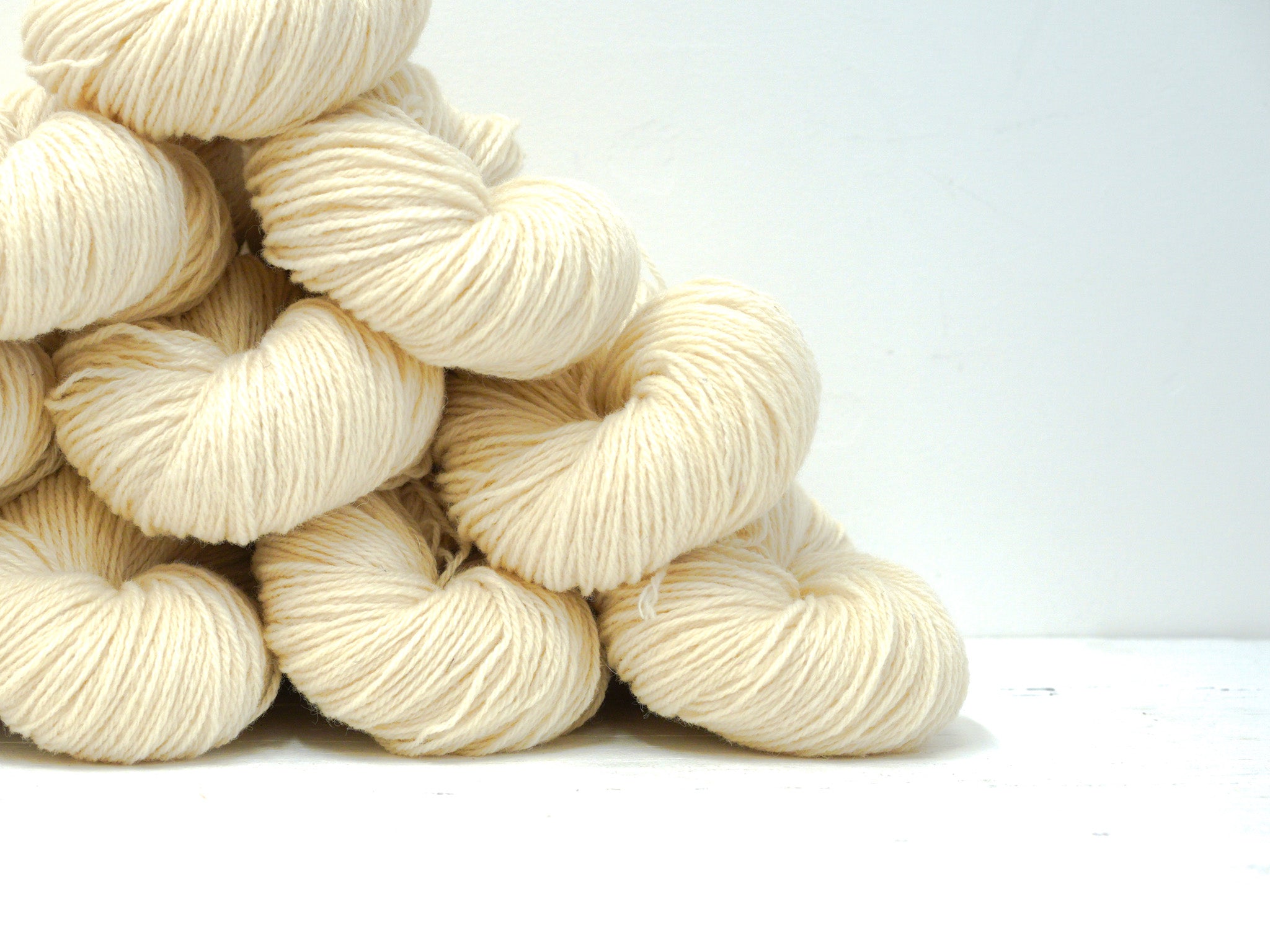 1 kg merino and suffolk wool yarn blend - 1000g./35oz