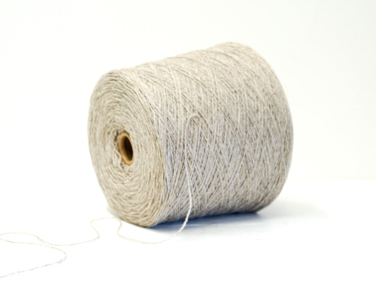 Natural Oatmeal - undyed - soft merino wool in cone - 900g/31,7oz