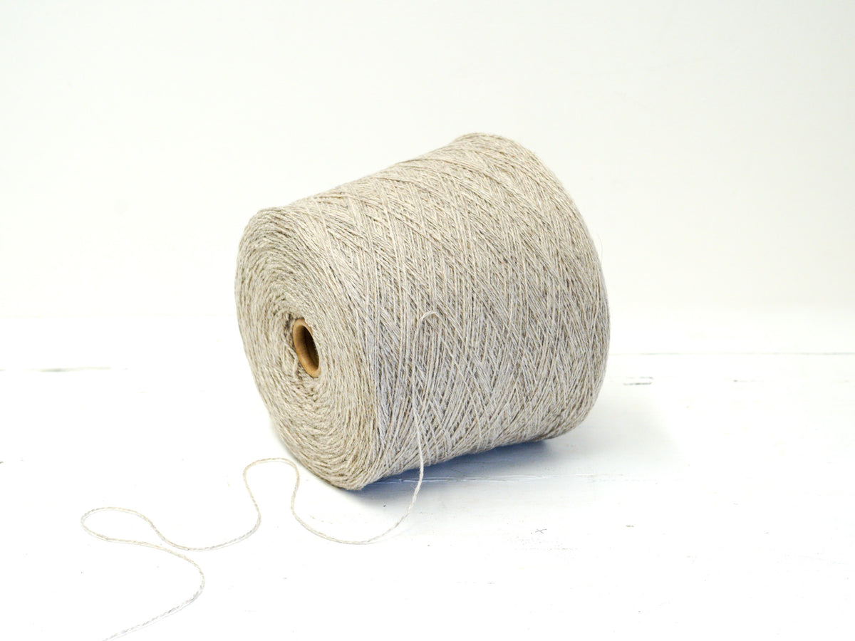 Natural Oatmeal - undyed - soft merino wool in cone - 900g/31,7oz