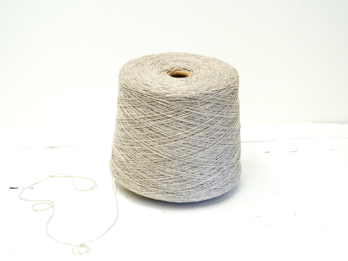 Natural Oatmeal - undyed - soft merino wool in cone - 900g/31,7oz