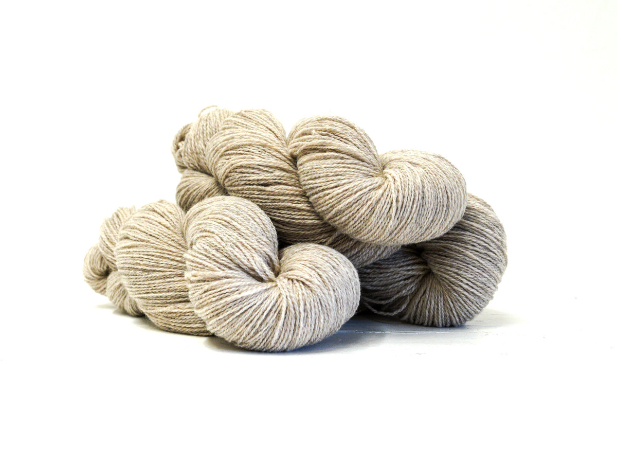Weiches Merinowollgarn in Strängen – 100 g/3,5 oz