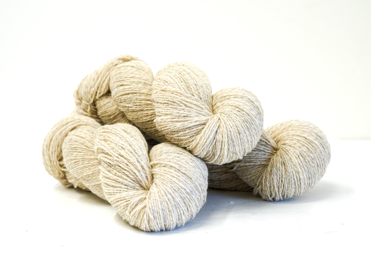 Weiches Merinowollgarn in Strängen – 100 g/3,5 oz