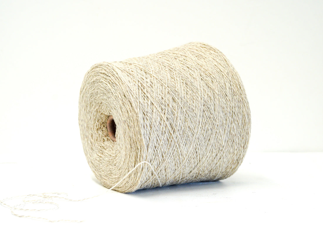 Oat Milk Melange - undyed - soft merino wool in cone - 900g/31,7oz