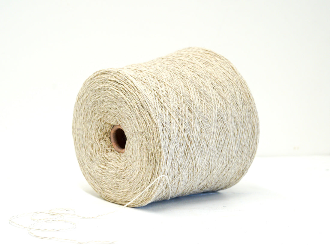 Oat Milk Melange - undyed - soft merino wool in cone - 900g/31,7oz