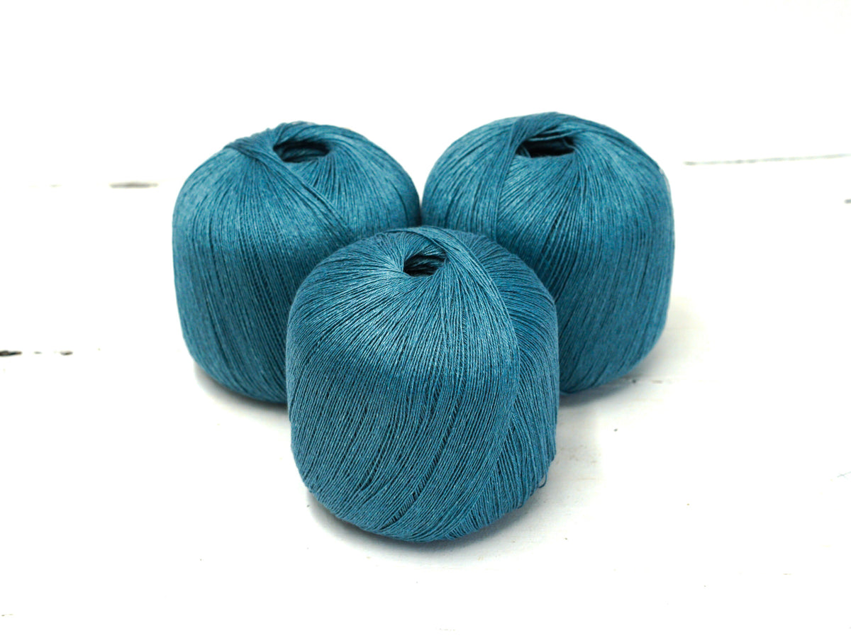 100% linen yarn in PETROL blue color 100g/600m.