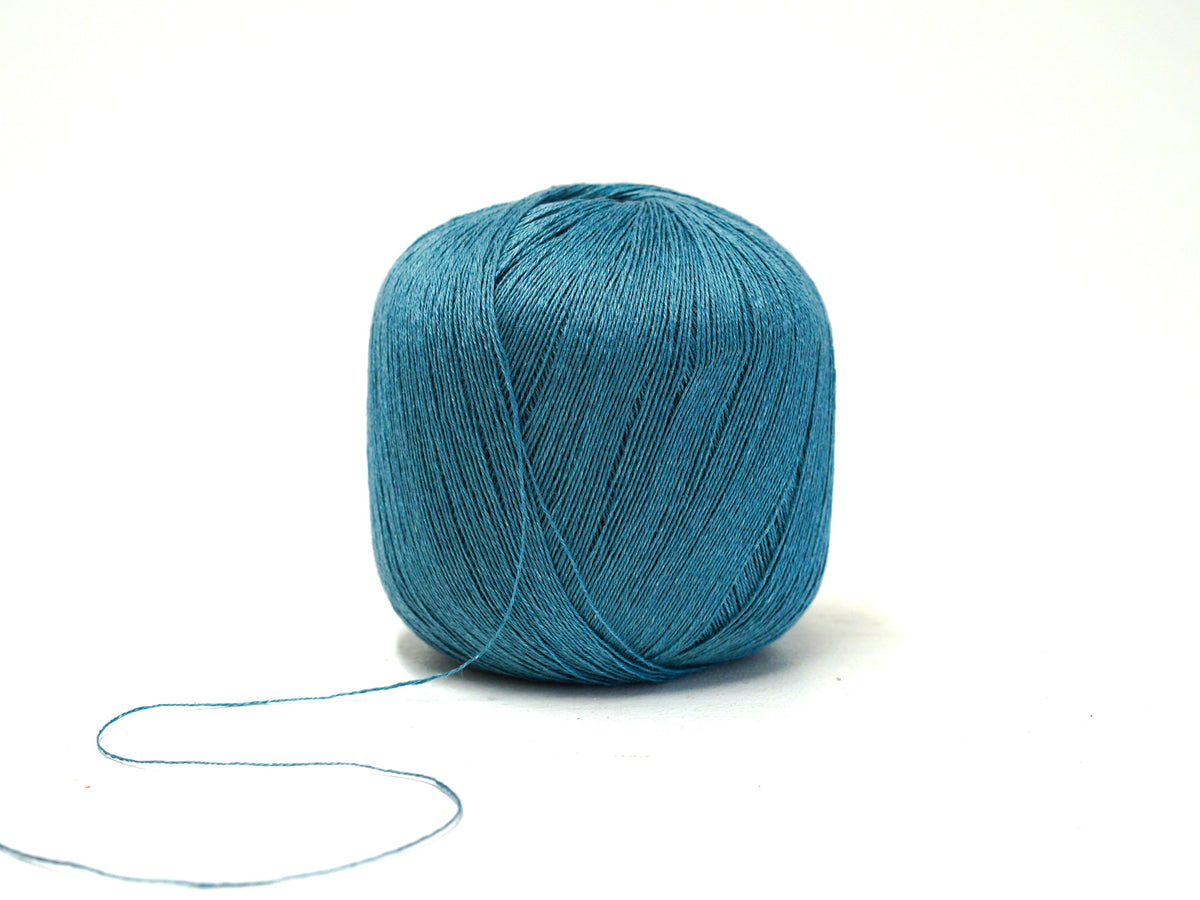 100% linen yarn in PETROL blue color 100g/600m.