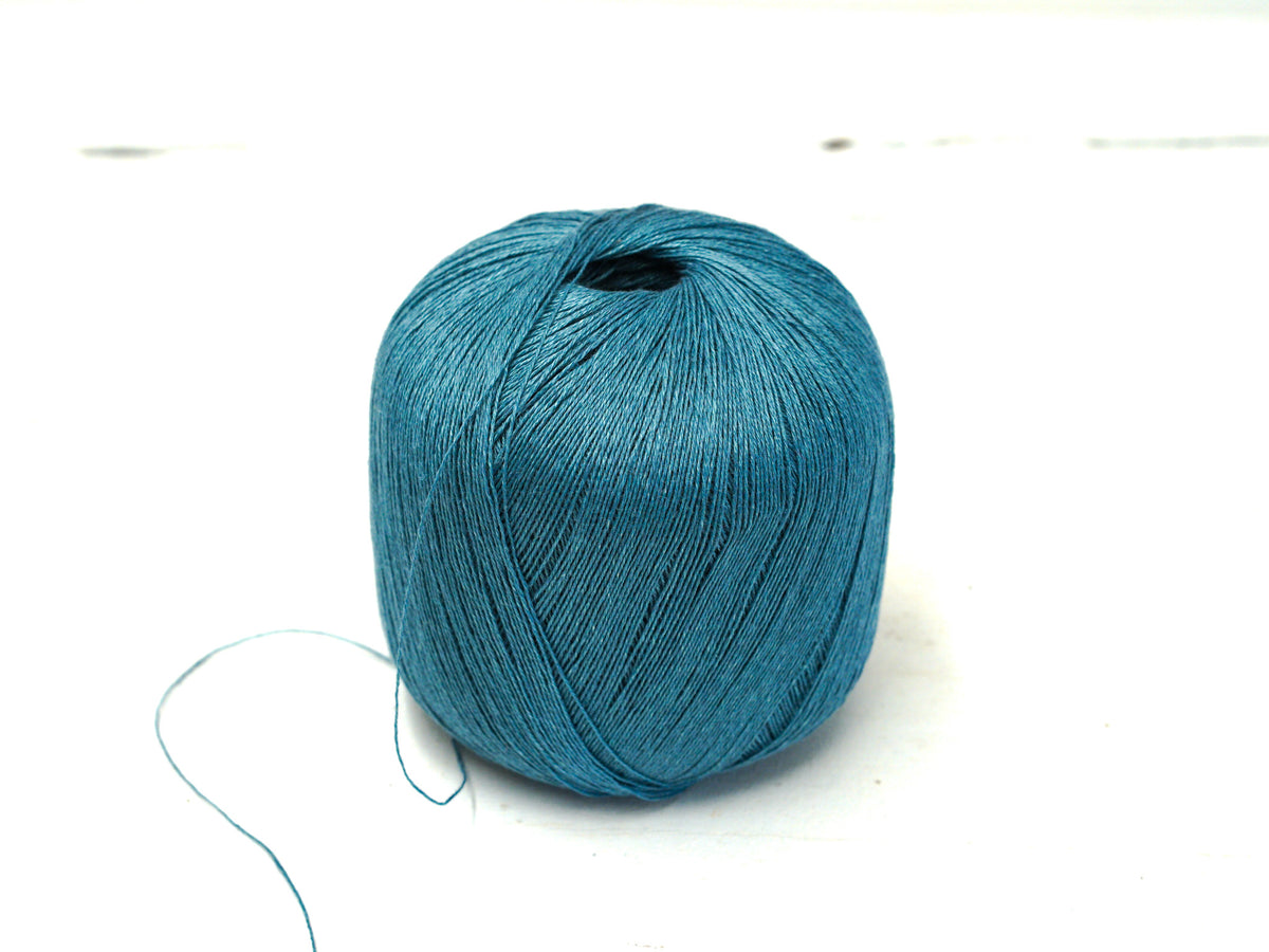 100% linen yarn in PETROL blue color 100g/600m.