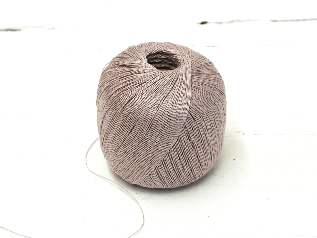 Ash rose 100% Linen Yarn - Lace Weight, 100 g / 600 m