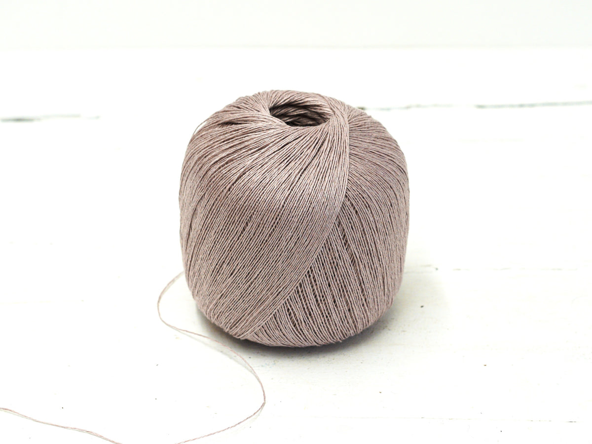 Ash rose 100% Linen Yarn - Lace Weight, 100 g / 600 m