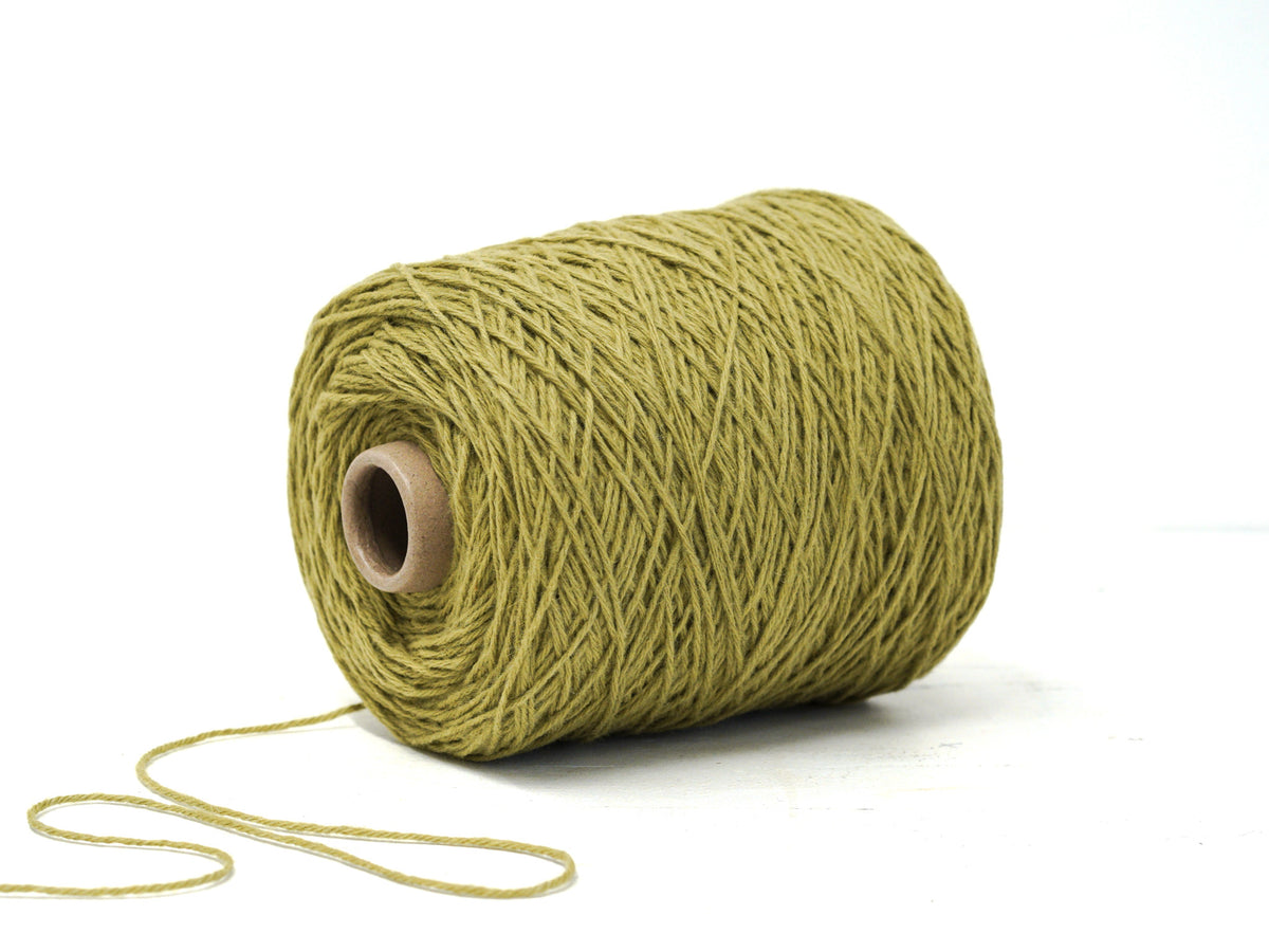 Pistachio green 100% wool yarn - 330 color