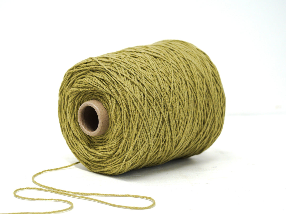 Pistachio green 100% wool yarn - 330 color