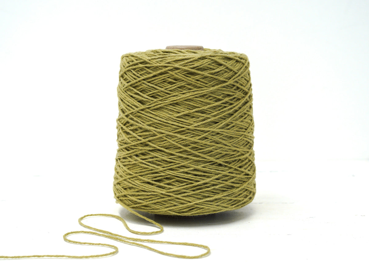 Pistachio green 100% wool yarn - 330 color