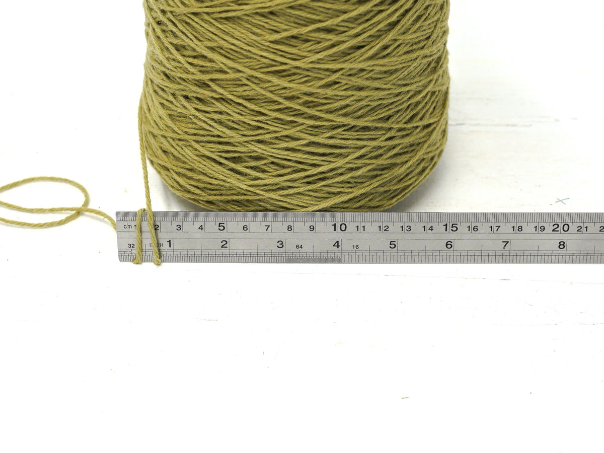 Pistachio green 100% wool yarn - 330 color