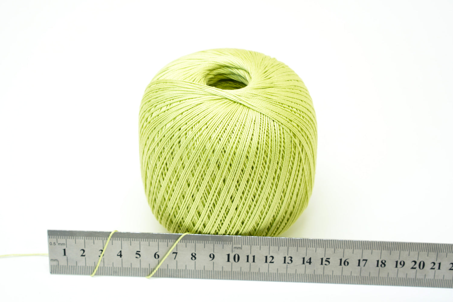 100% mercerised cotton 100g/452m