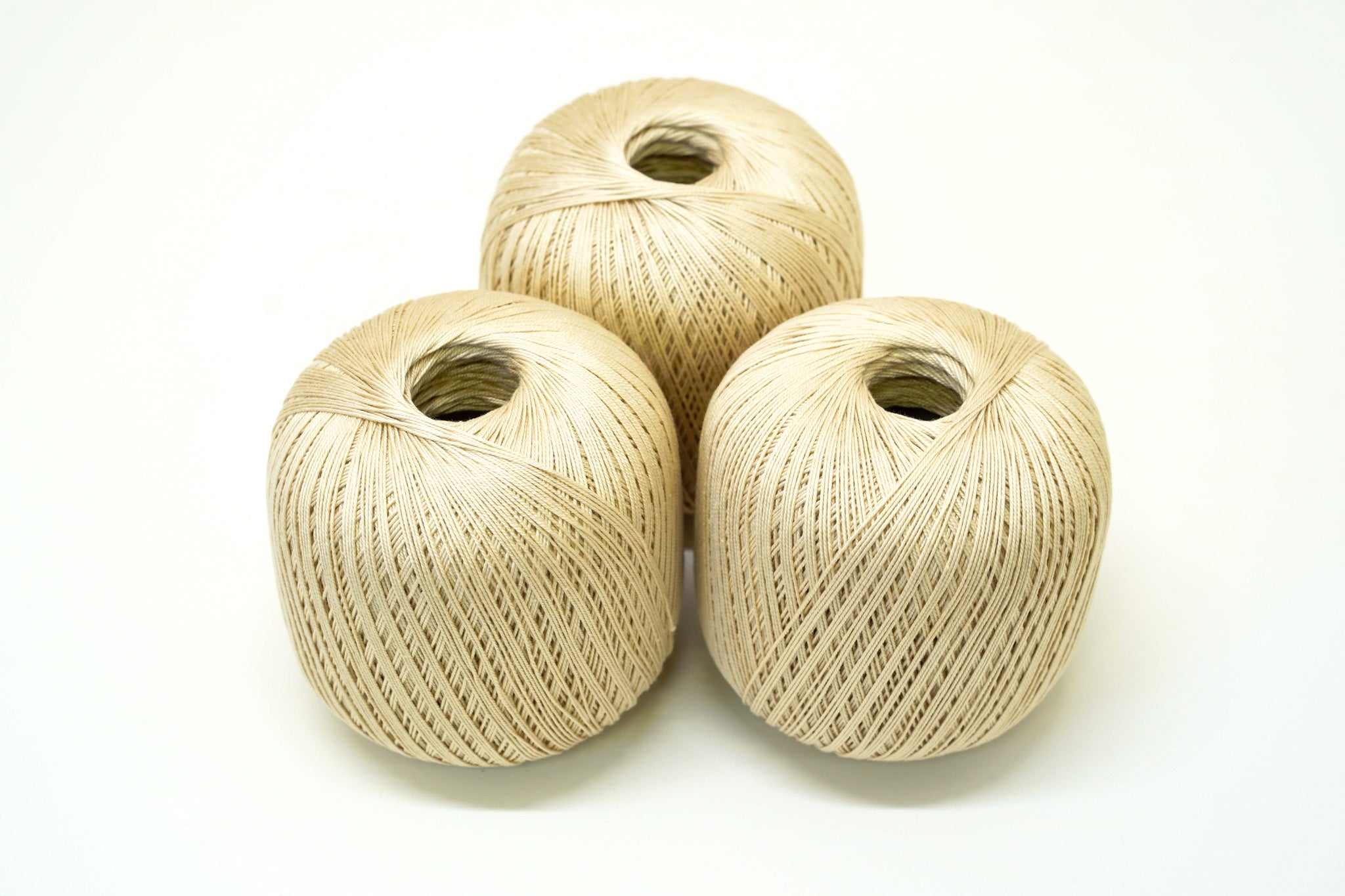 Beige color mercerised cotton 100g/452m