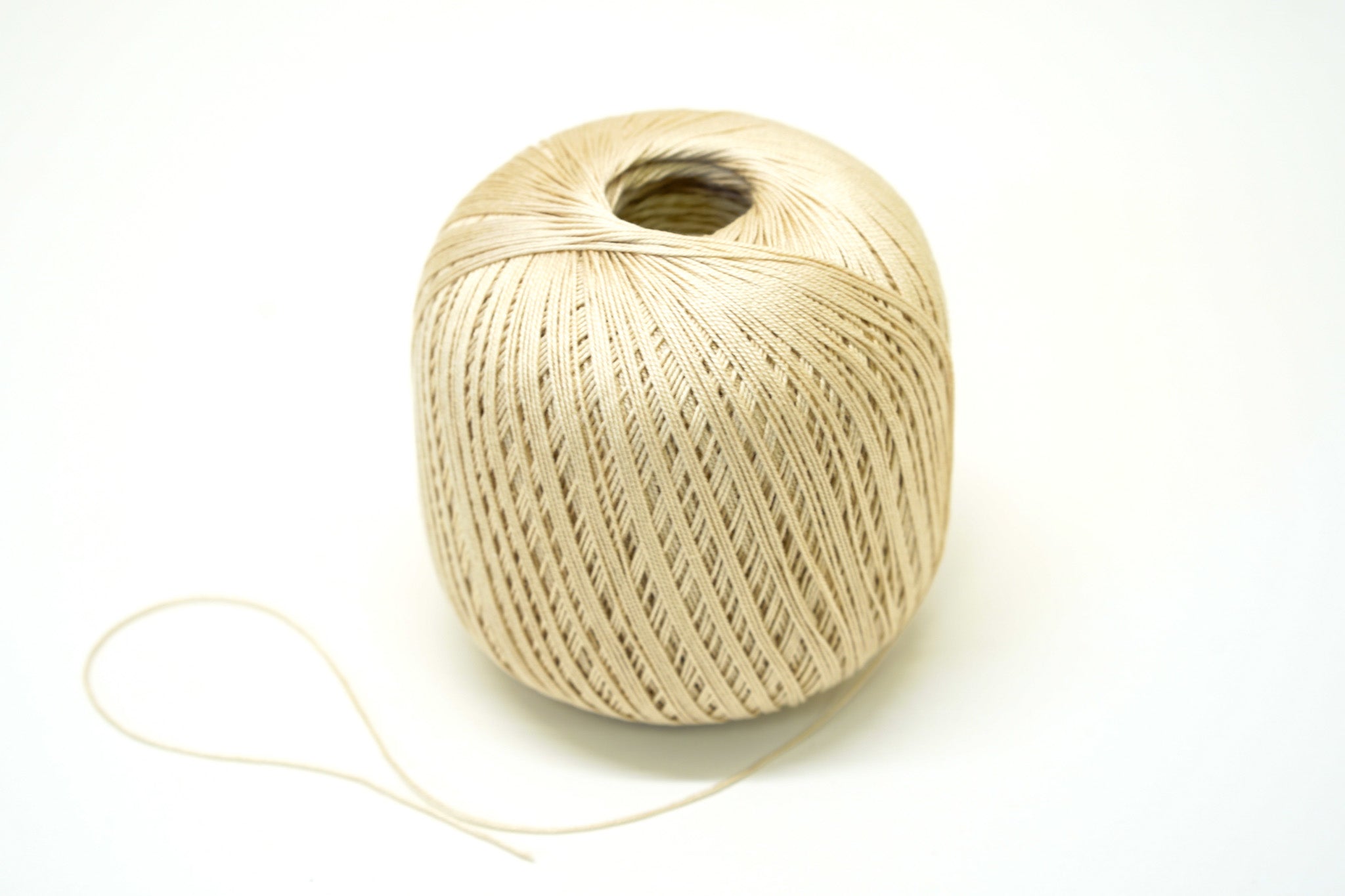100% mercerised cotton 100g/452m