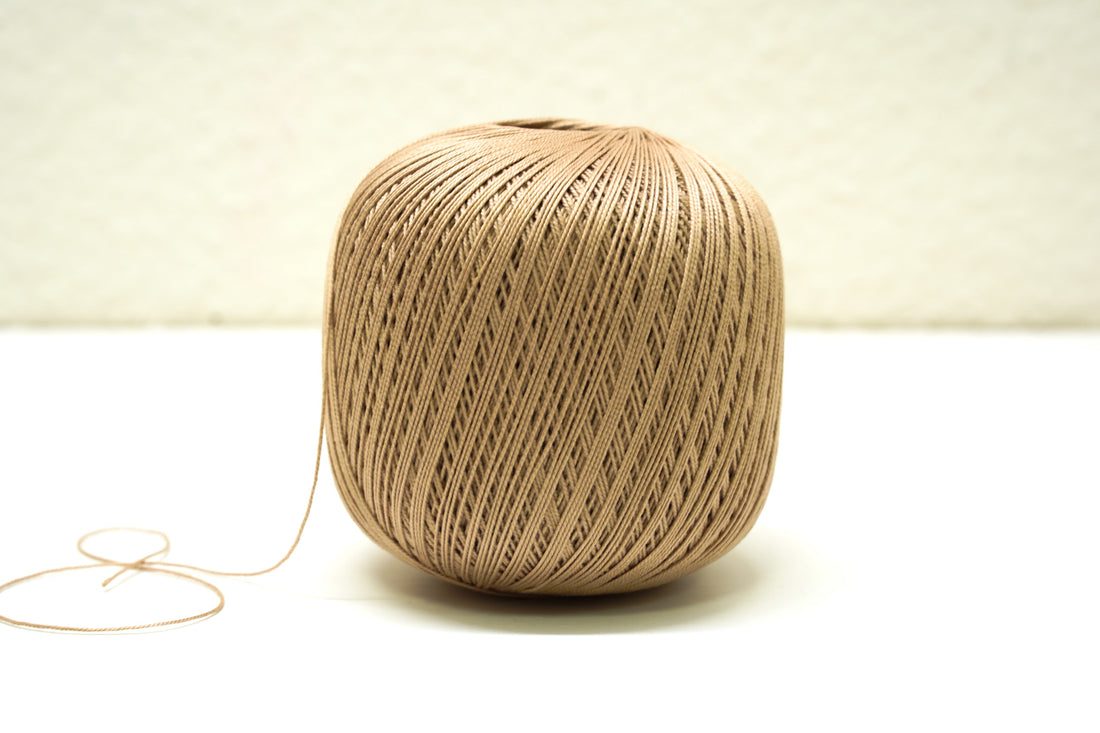 Powder color mercerised cotton 100g/452m