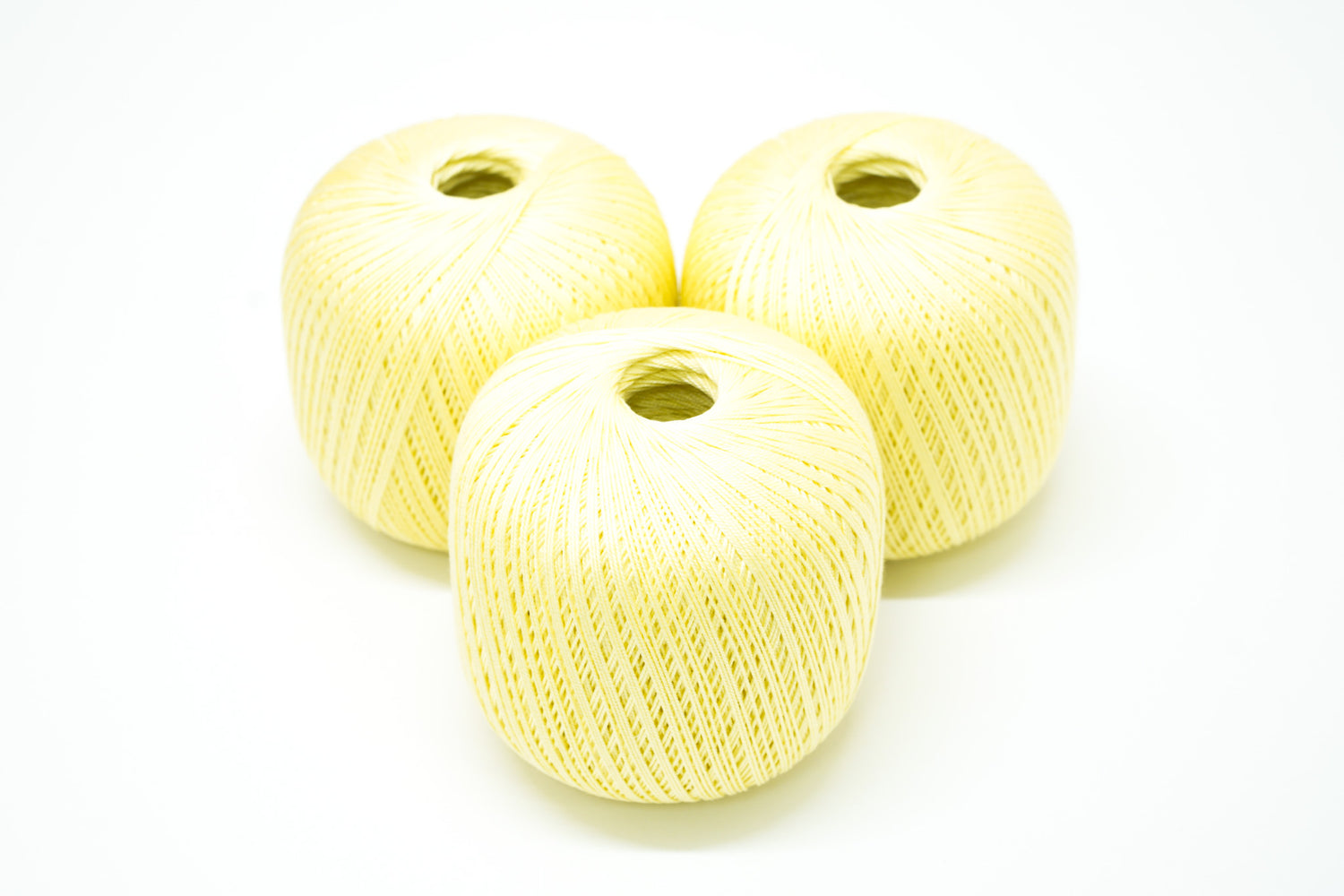 Banana-yellow mercerised cotton 100g/452m