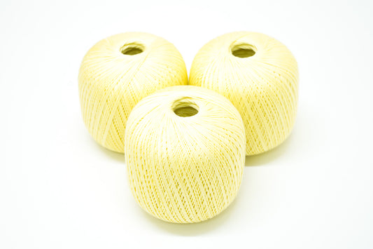 Banana-yellow mercerised cotton 100g/452m