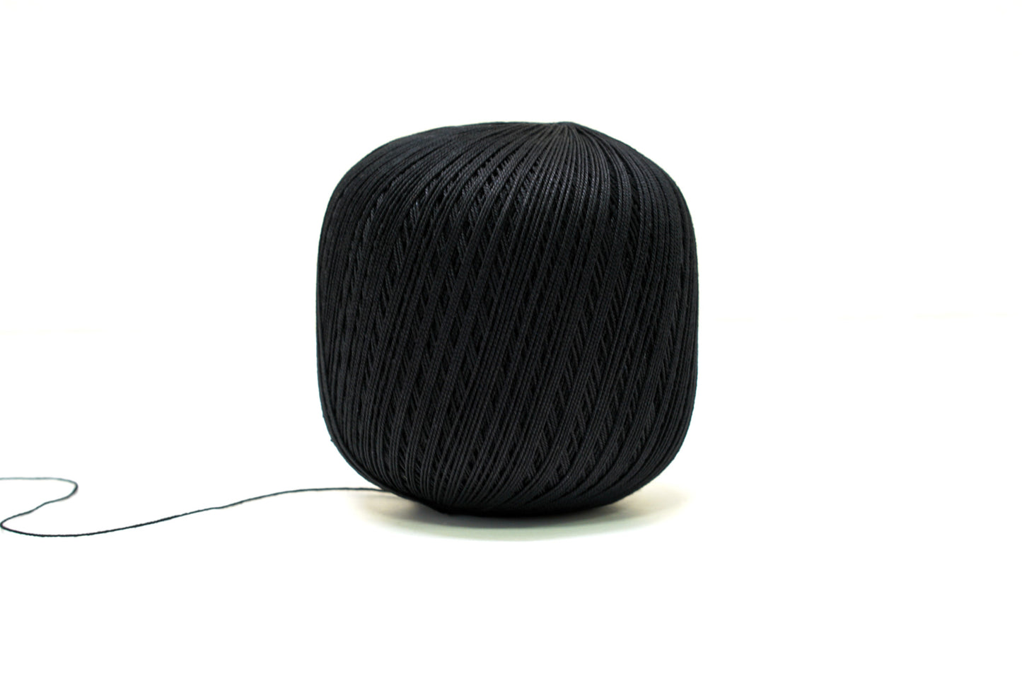 Shiny black mercerised cotton 100g/452m