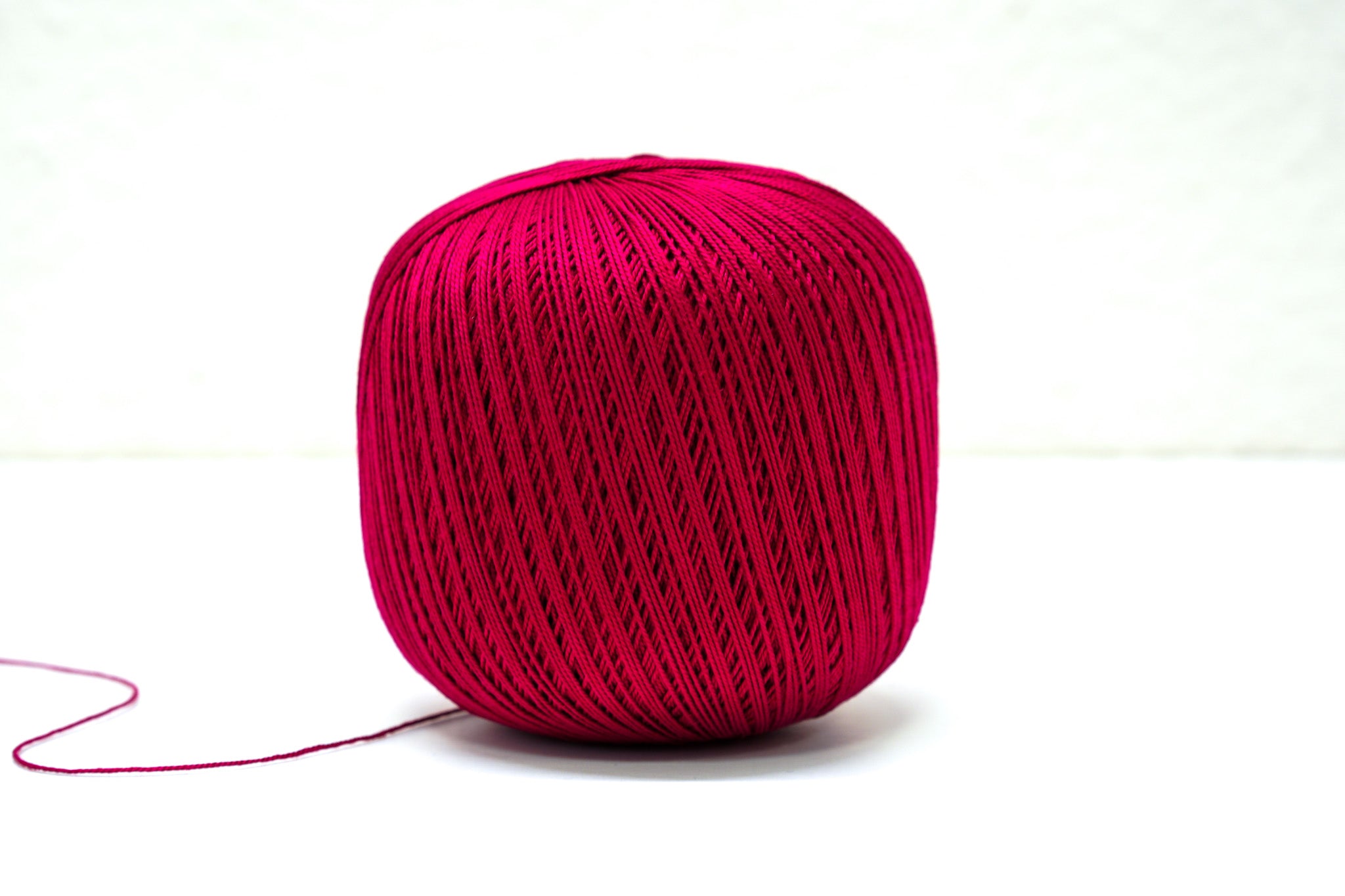 Burgunderrote merzerisierte Baumwolle 100g/452m 