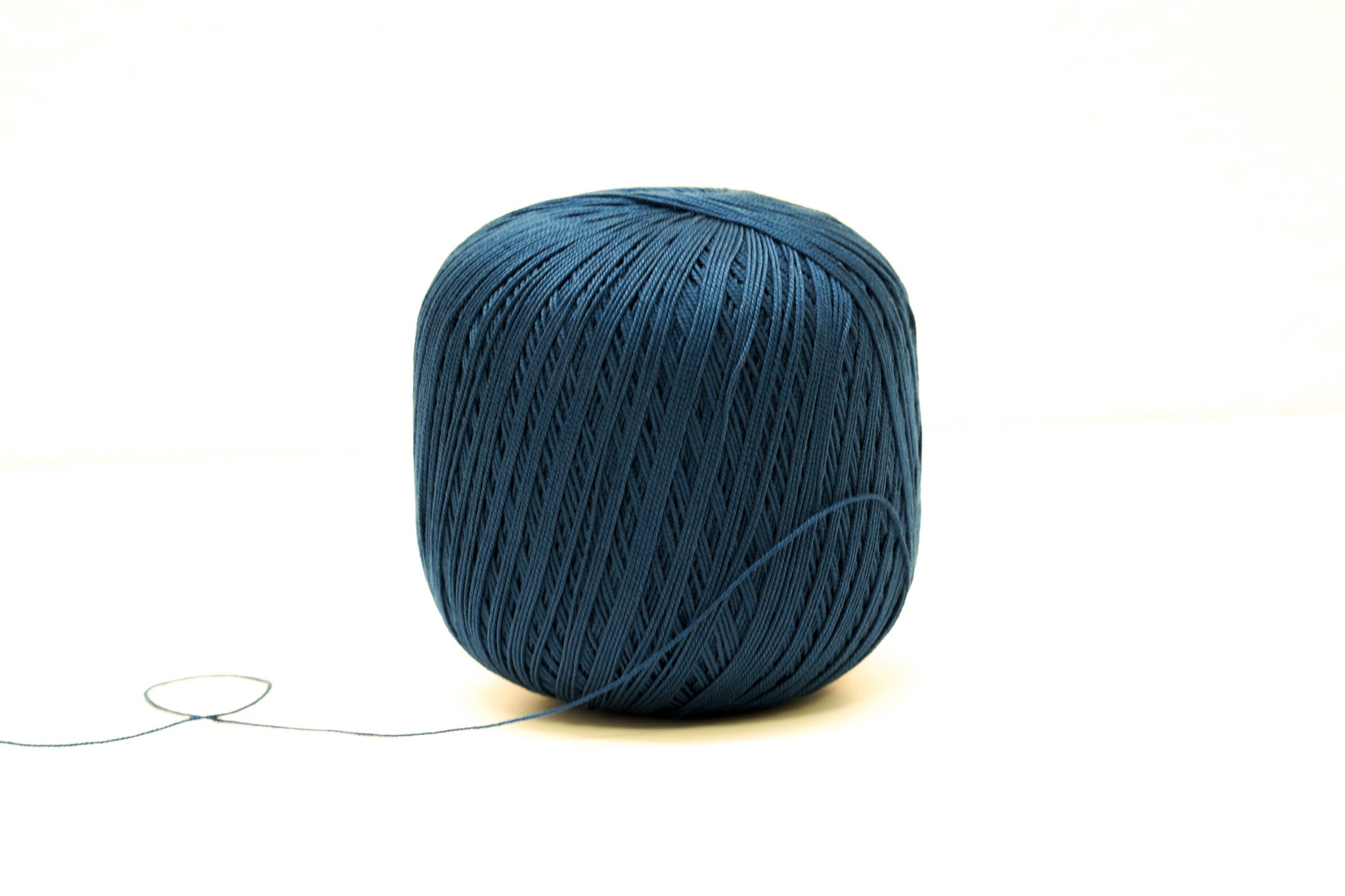 Tintenblaue merzerisierte Baumwolle 100g/452m 