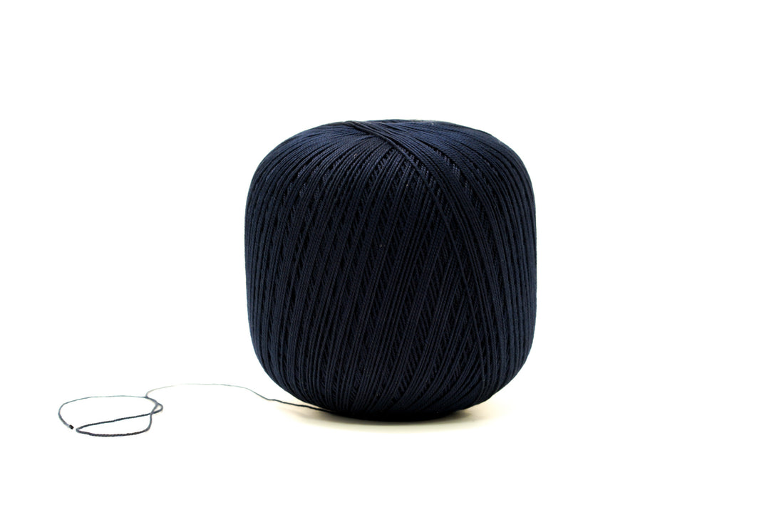 Tiefblaue merzerisierte Baumwolle 100g/452m 