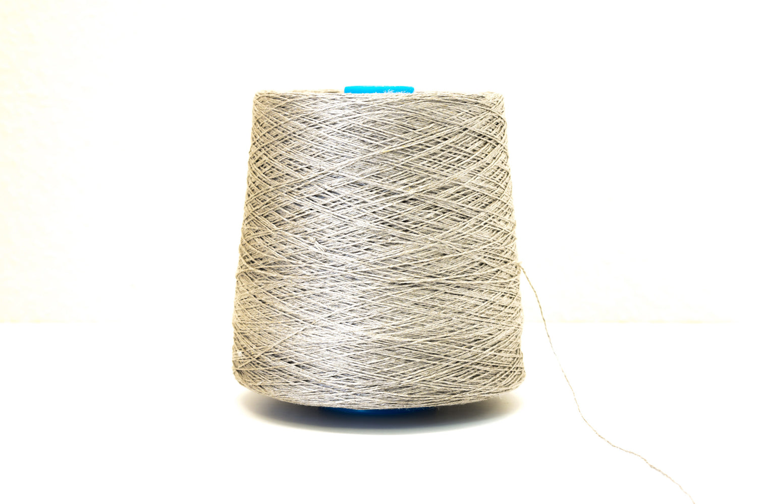 Natural grey linen yarn in cone 900g. Baltic flax