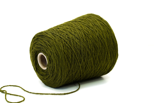 Moss green Carpet wool in cone