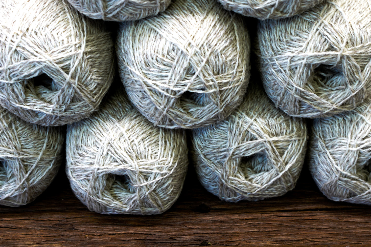 Beige-white color New Zealand  fingering wool - 280