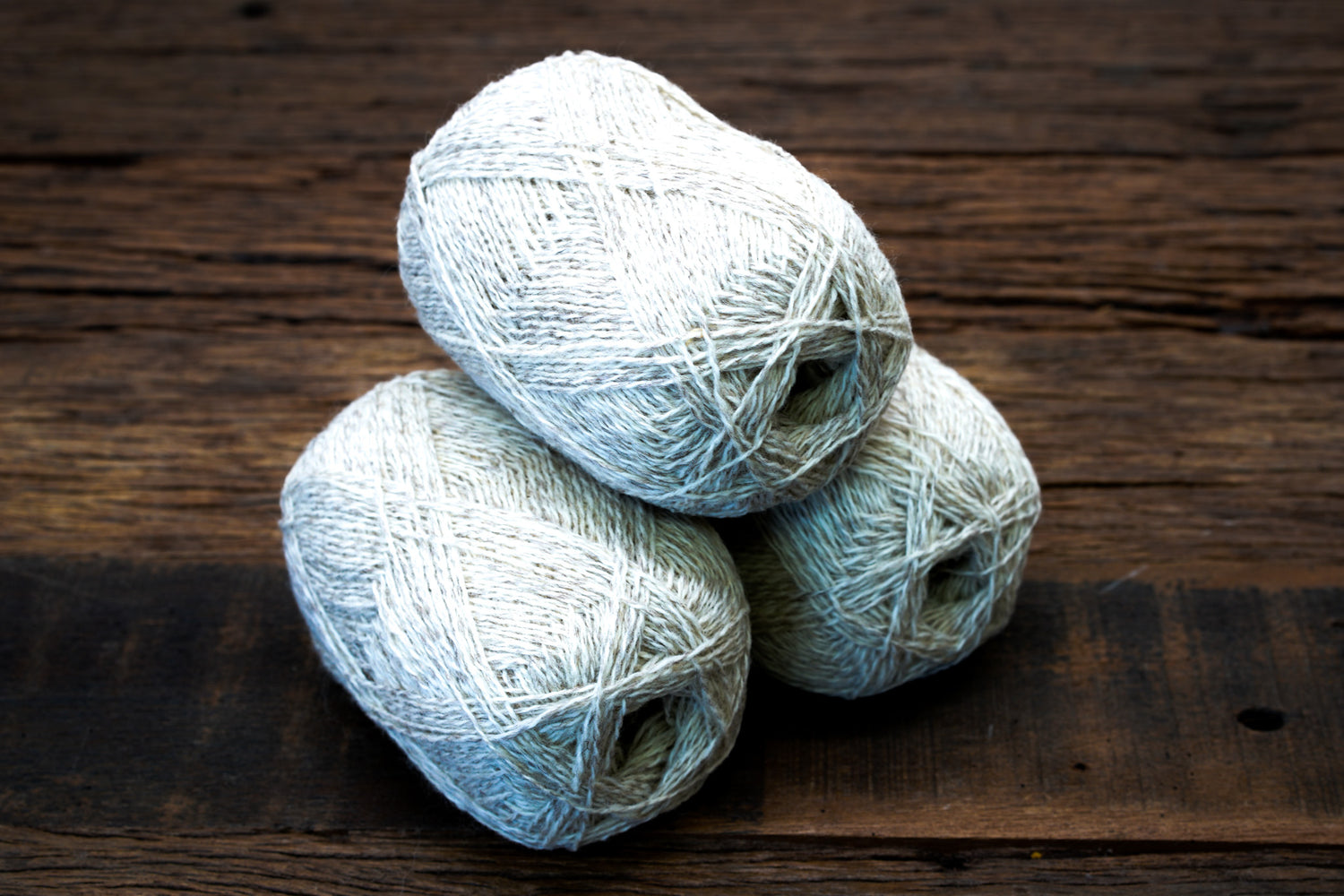 Beige-white color New Zealand  fingering wool - 280