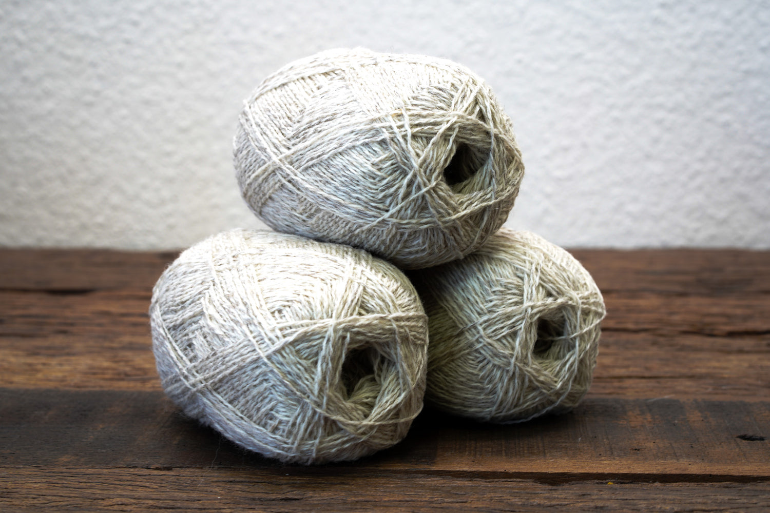 Beige-white color New Zealand  fingering wool - 280