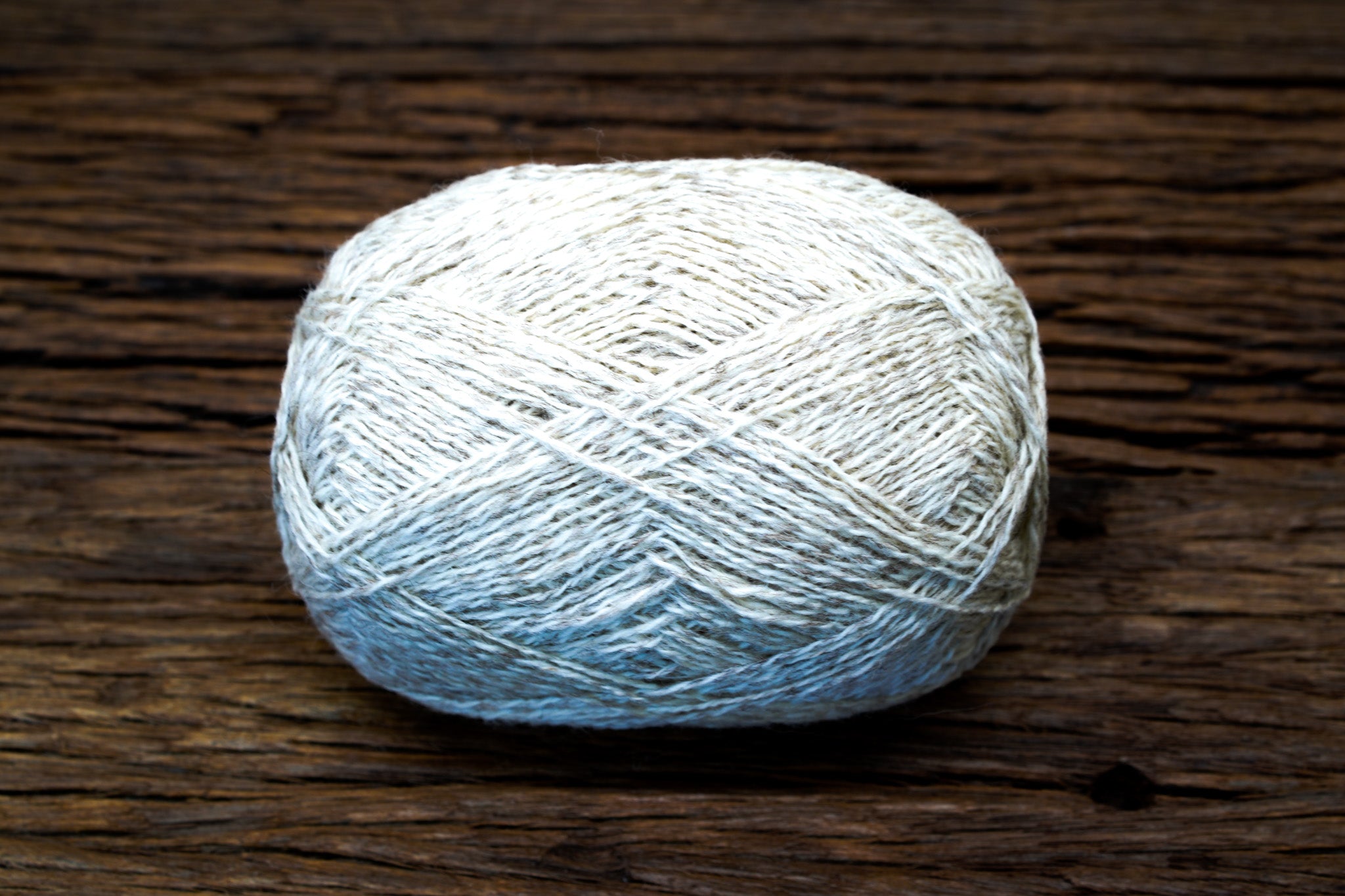 Beige-white color New Zealand  fingering wool - 280