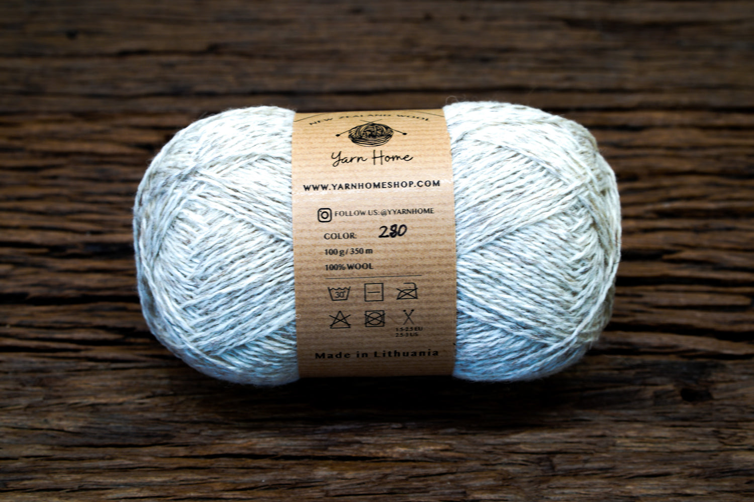 Beige-white color New Zealand  fingering wool - 280