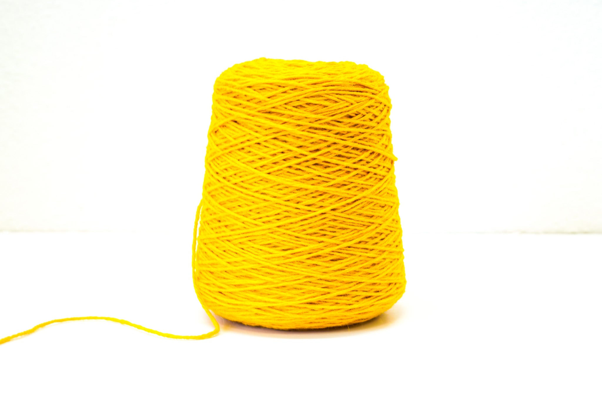 Saffron yellow wool in cone - 500 g/550m
