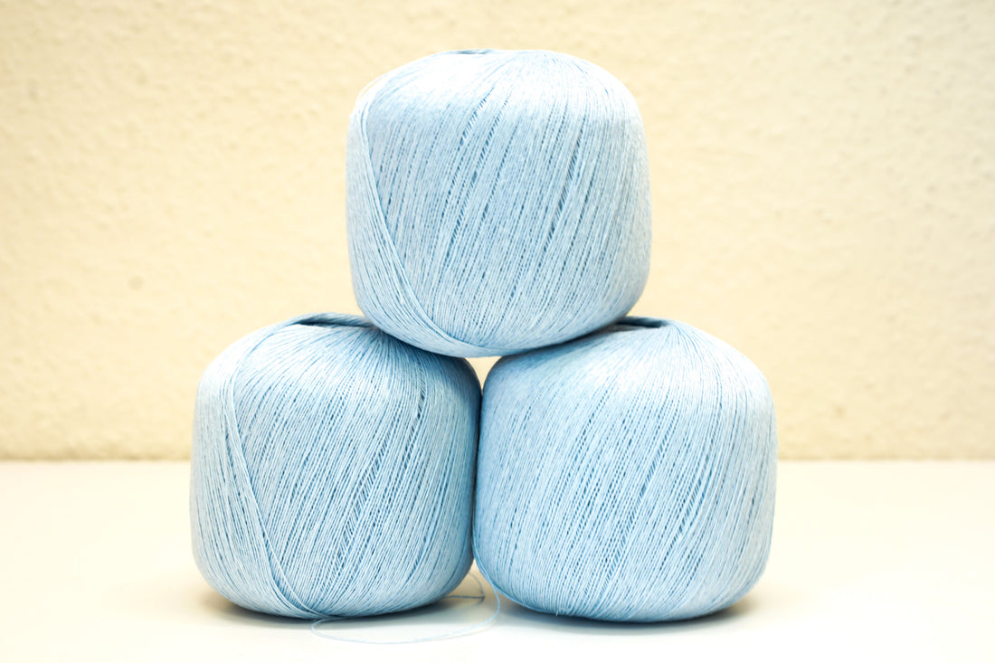 100 % Leinengarn in himmelblauer Farbe