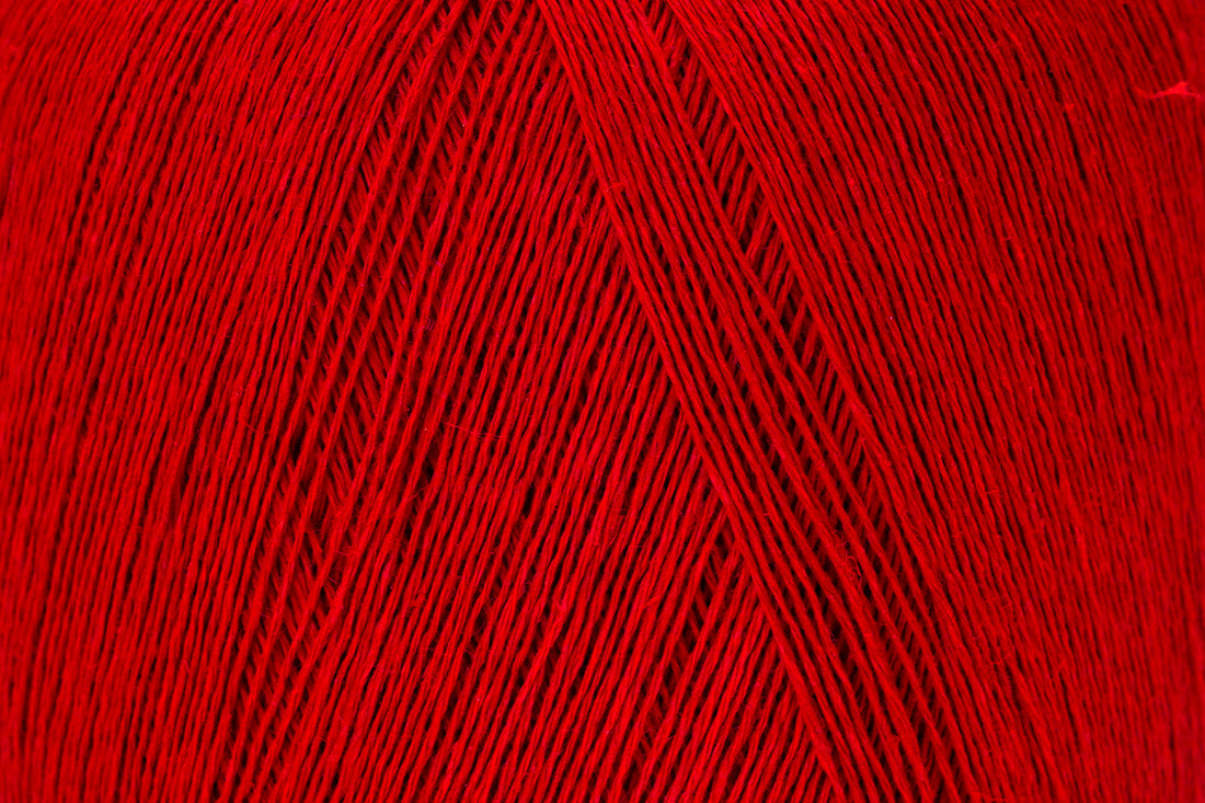 100 % Leinengarn in leuchtendem Rot