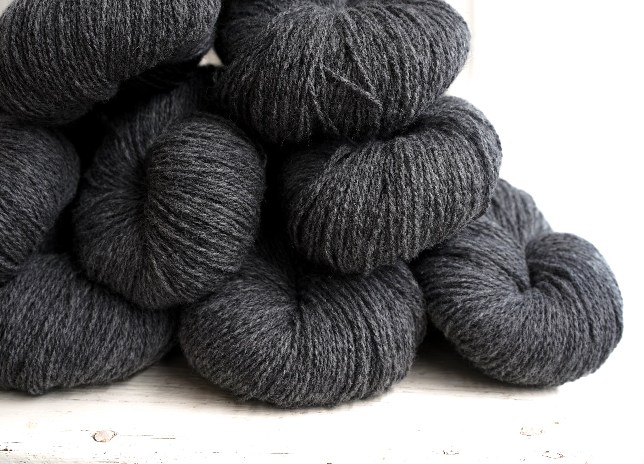 Graphite grey wool yarn 1 kg/35oz. | graphite-grey-wool-yarn-1-kg-35oz