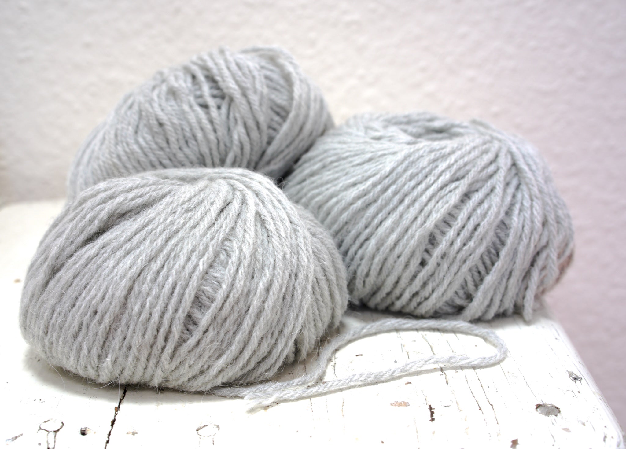 Grey alpaca wool yarn blend