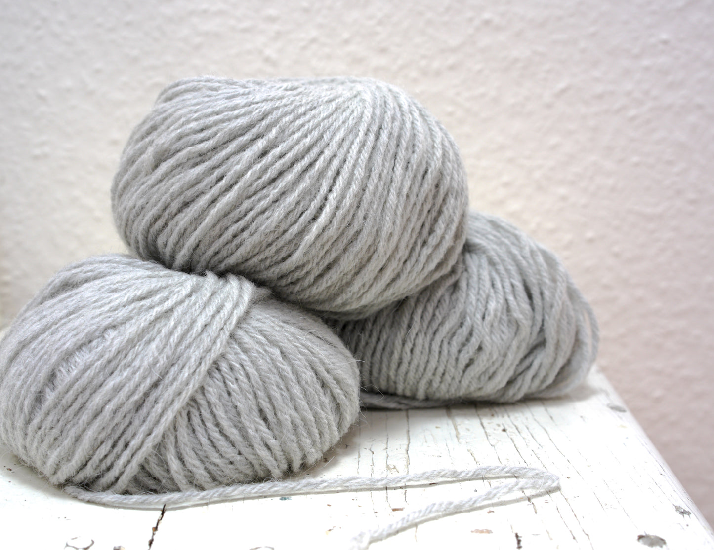 Grey alpaca wool yarn blend