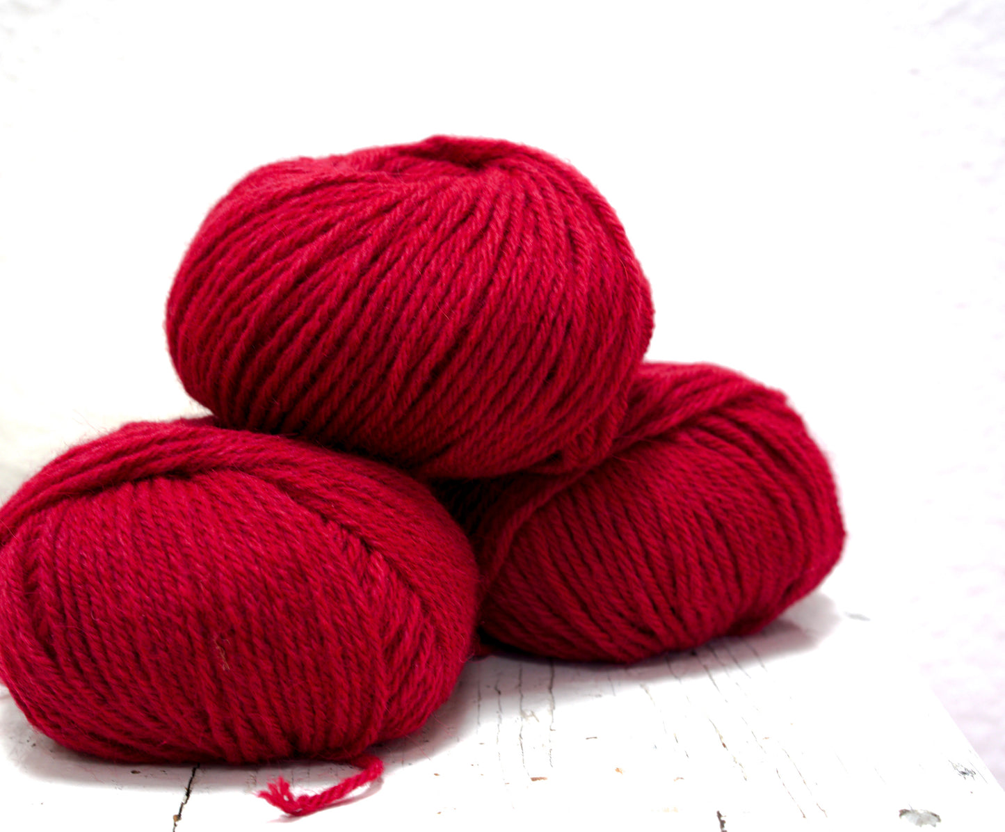 Red alpaca wool yarn blend