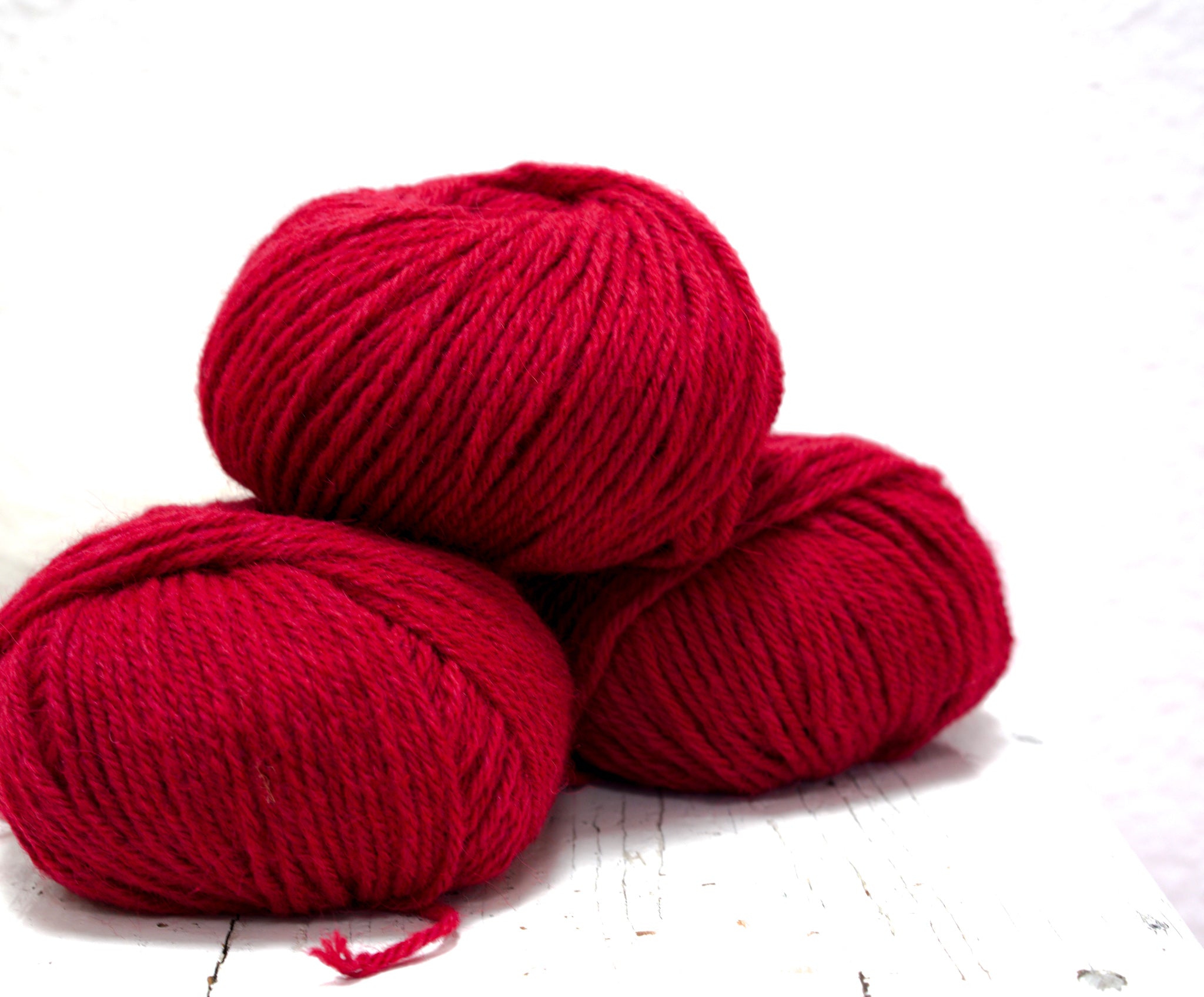 Red alpaca wool yarn blend