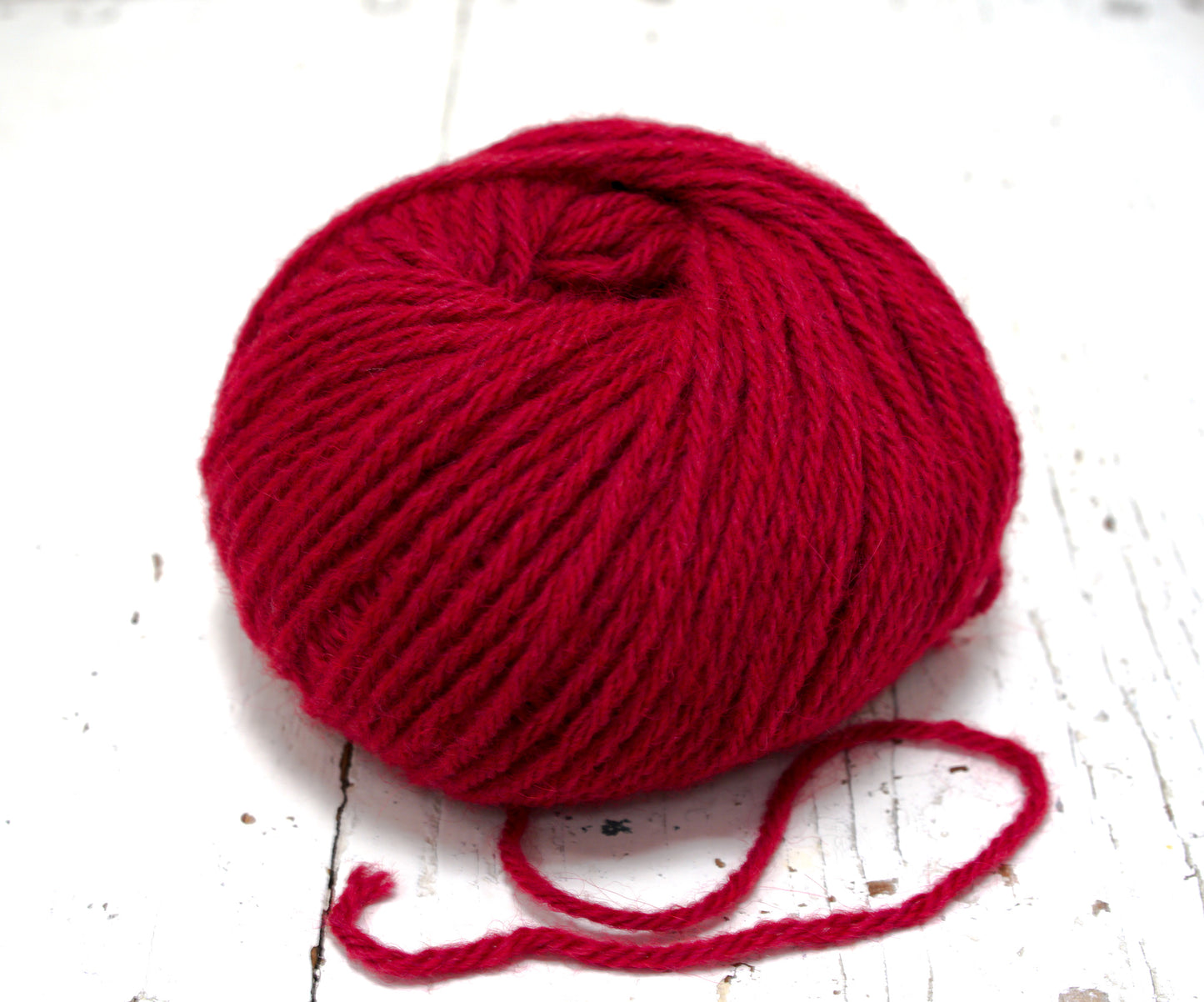 Red alpaca wool yarn blend
