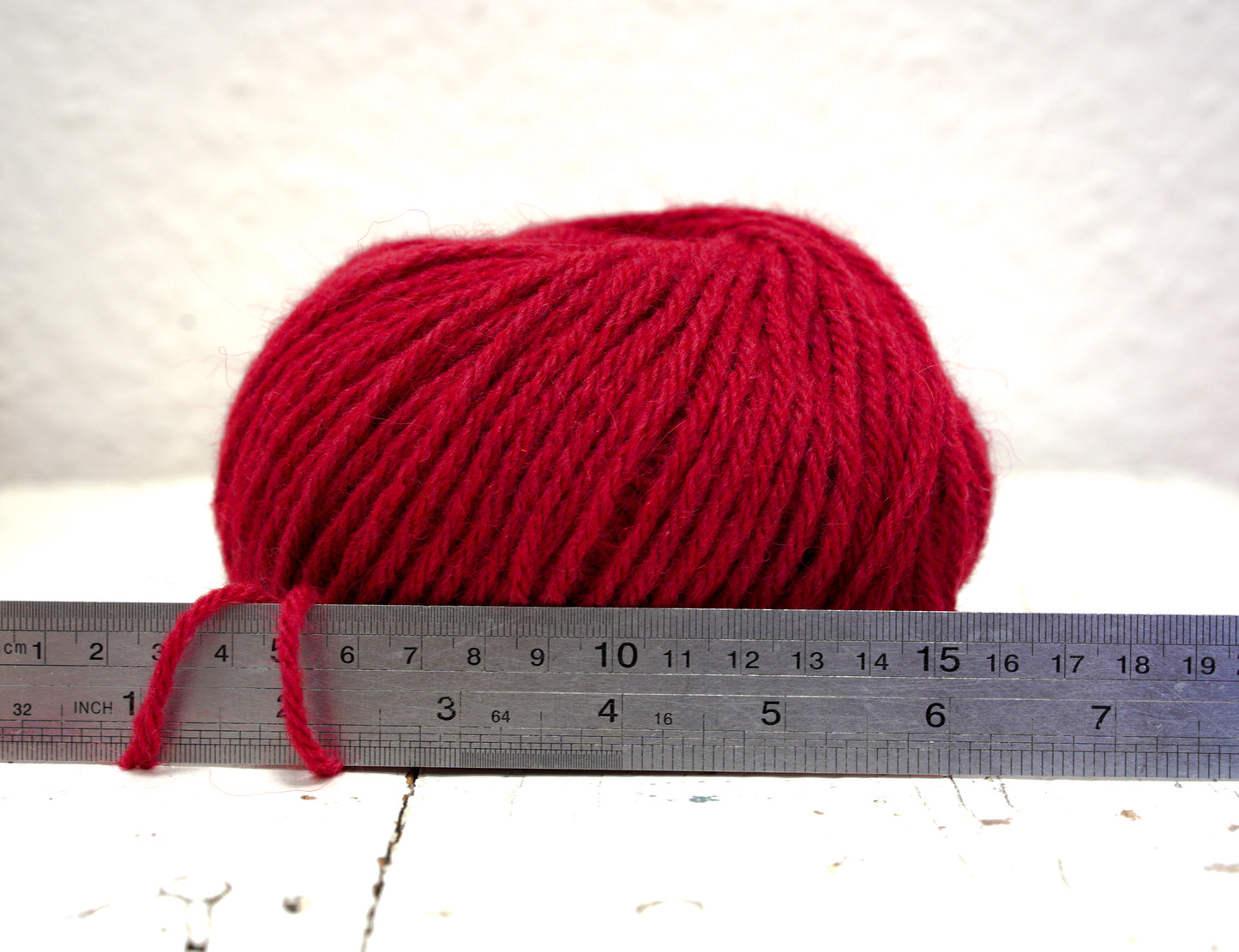 Red alpaca wool yarn blend